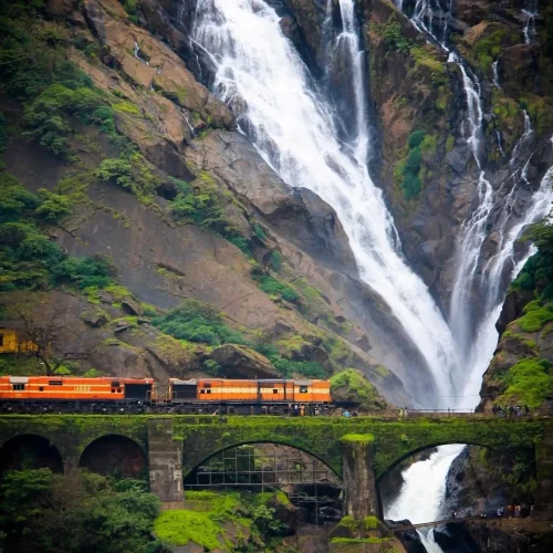 dudhsagar waterfall in goa
